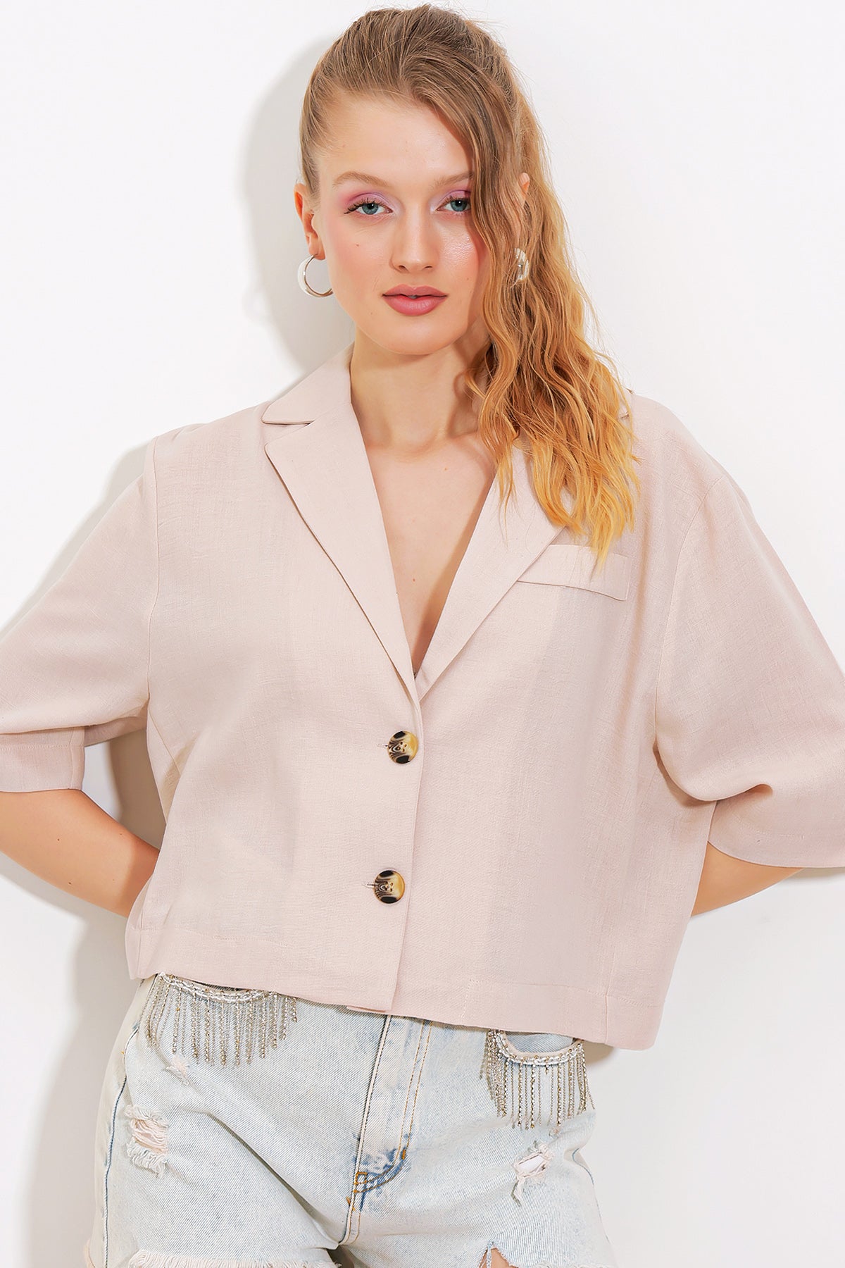 Kadın Krem Çift Düğmeli Oversize Crop Keten Ceket 0706