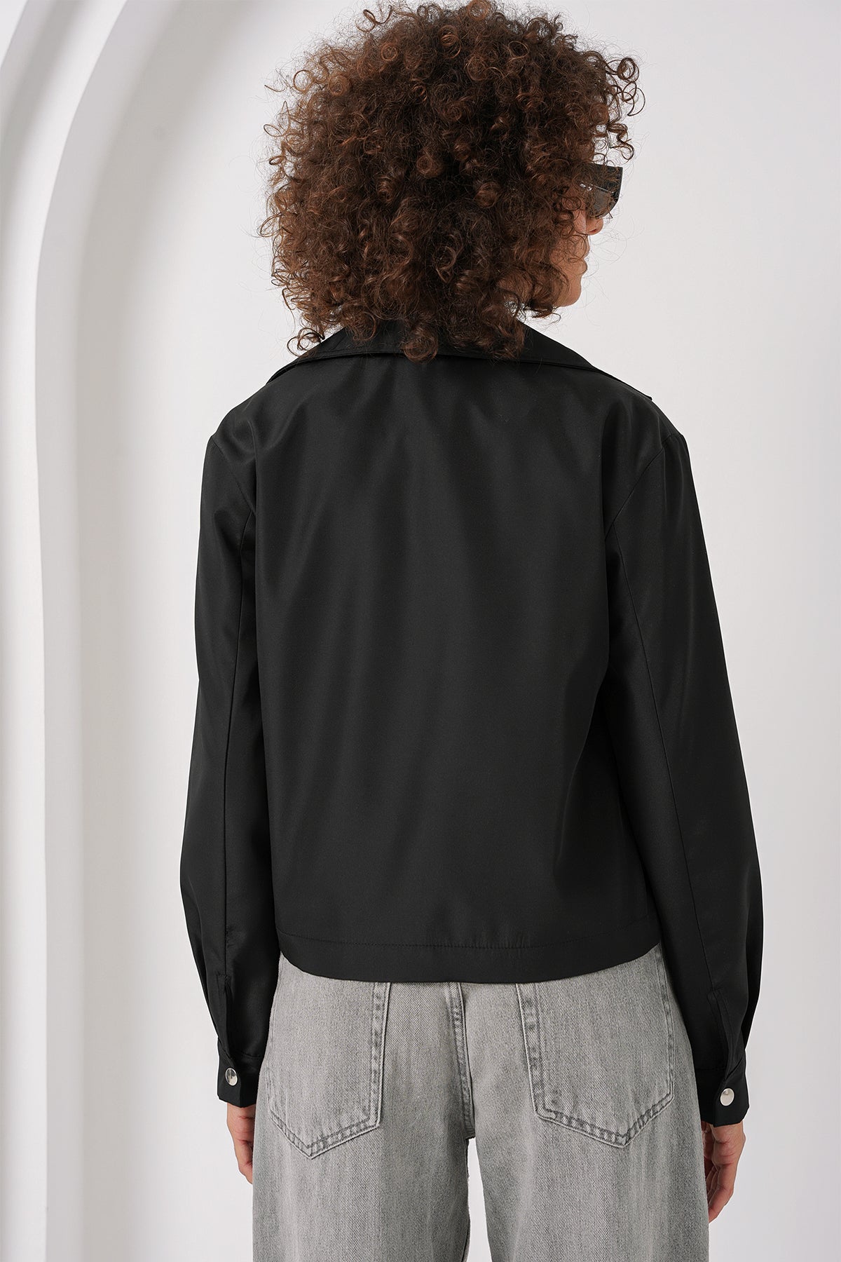 0712 Kruvaze Yaka Kısa Trençkot - Siyah