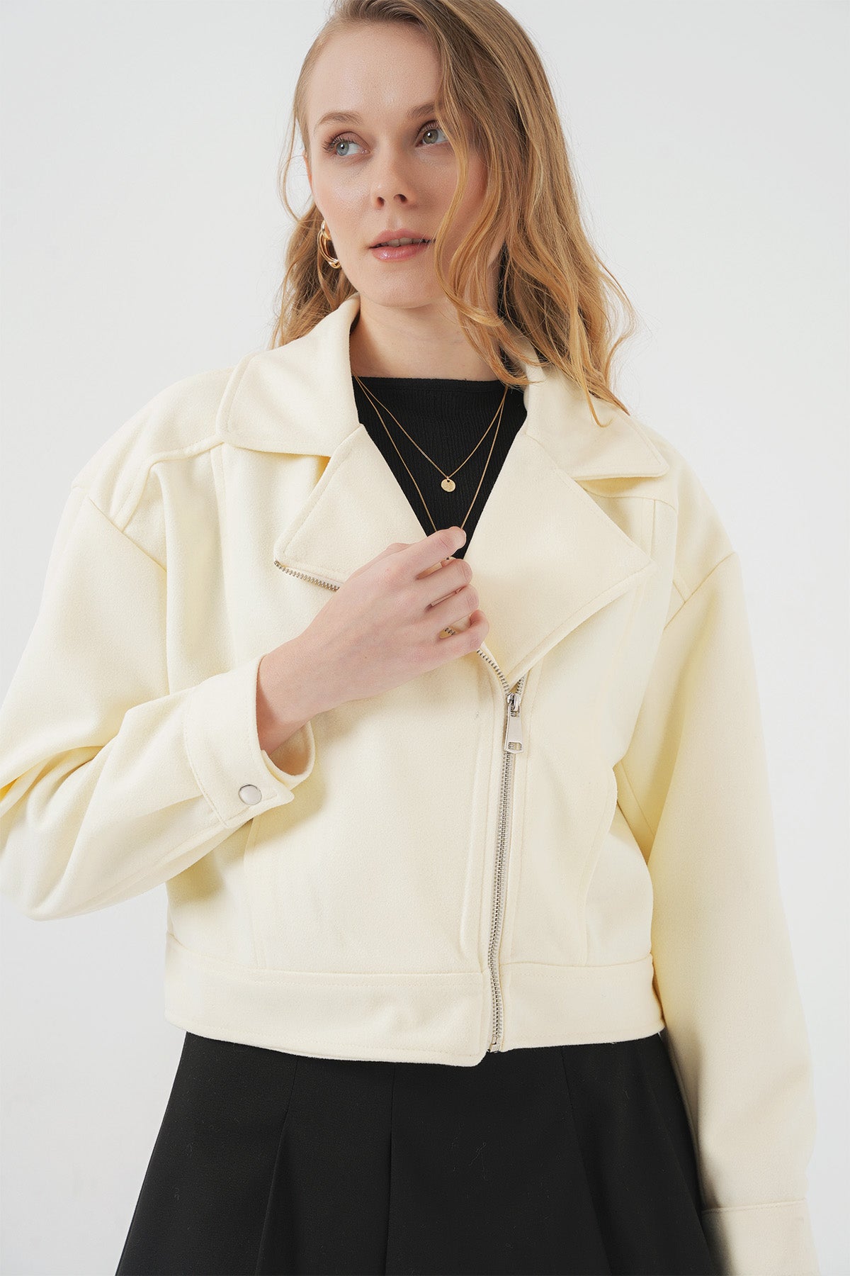 0717 Kadın Kısa Kaşe Ceket - Krem