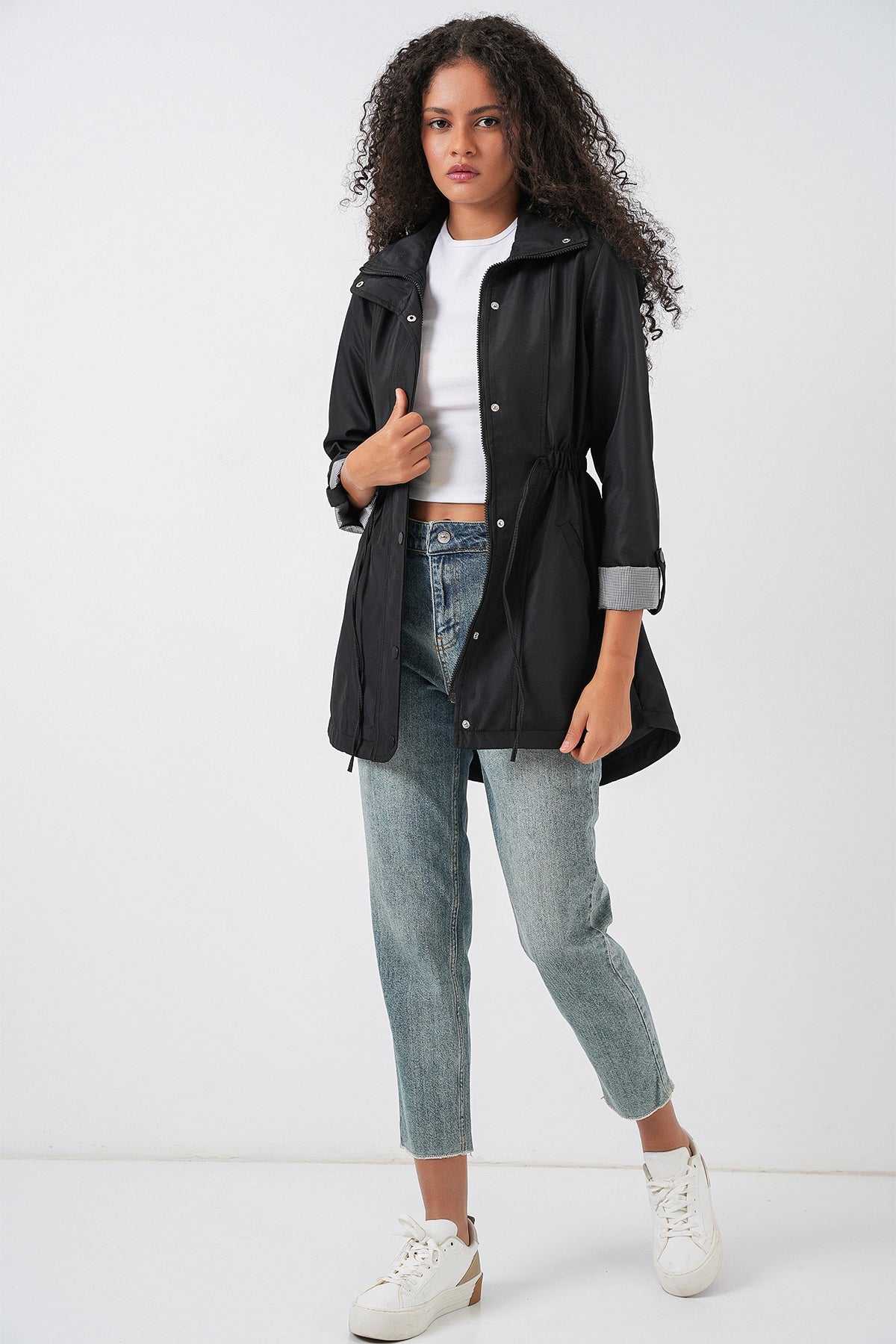 10322 Beli Büzgülü Trençkot - Siyah