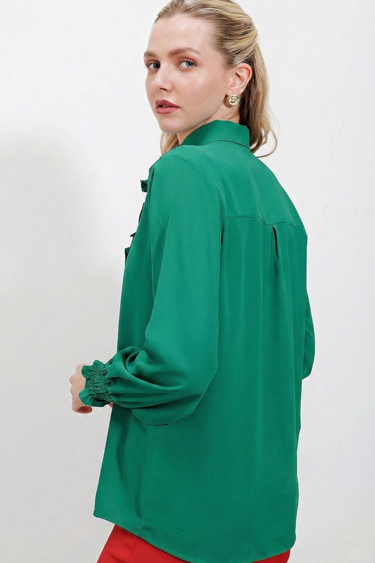 20223 Fırfırlı Uzun Kol Gömlek - Zümrüt Yeşili