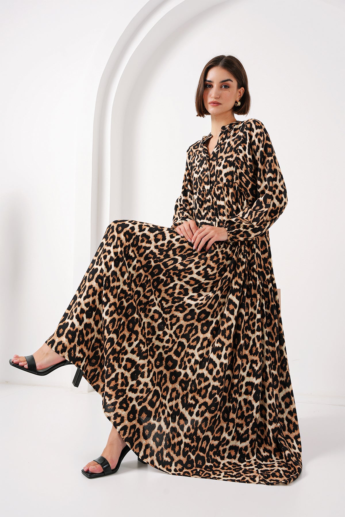 2423 Otantik Desenli Tesettür Elbise - E. Kahve