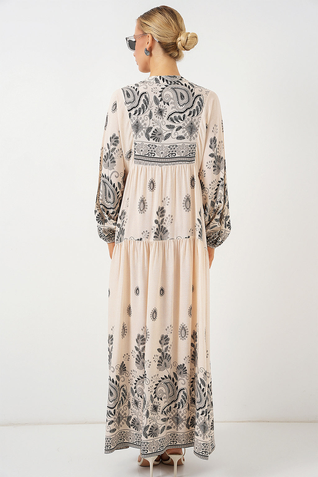 2423 Otantik Desenli Tesettür Elbise - Siyah - Krem