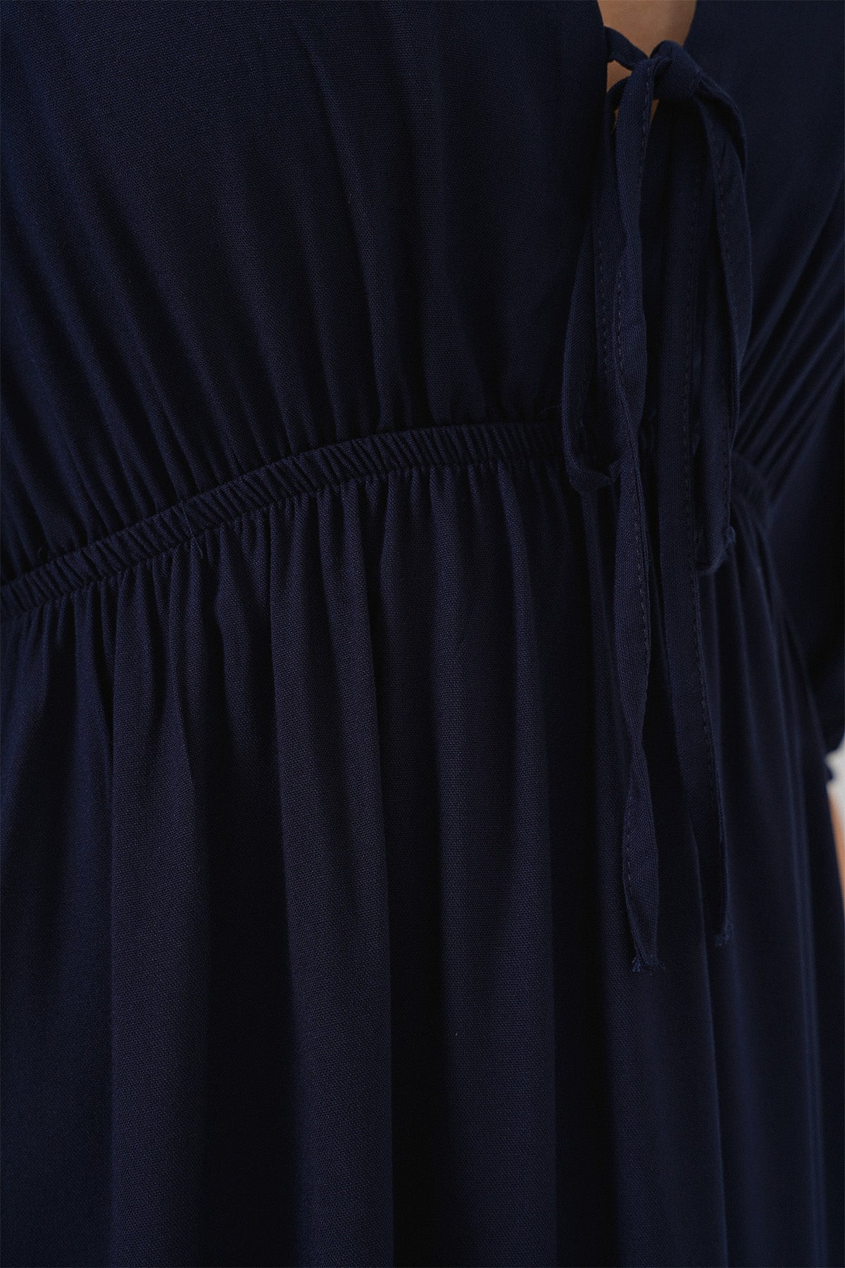 2570 Kadın Beli Büzgülü V Yaka Elbise - Lacivert