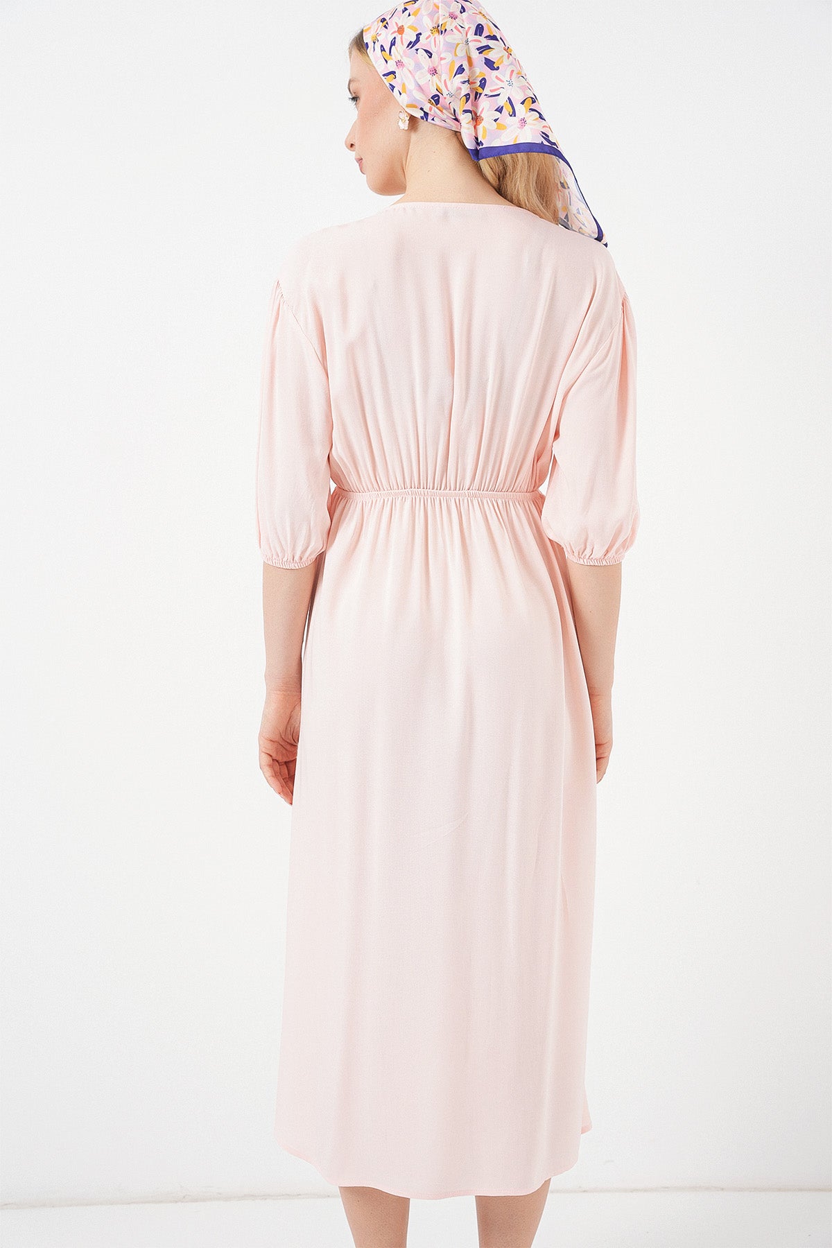 2570 Kadın Beli Büzgülü V Yaka Elbise - Pudra