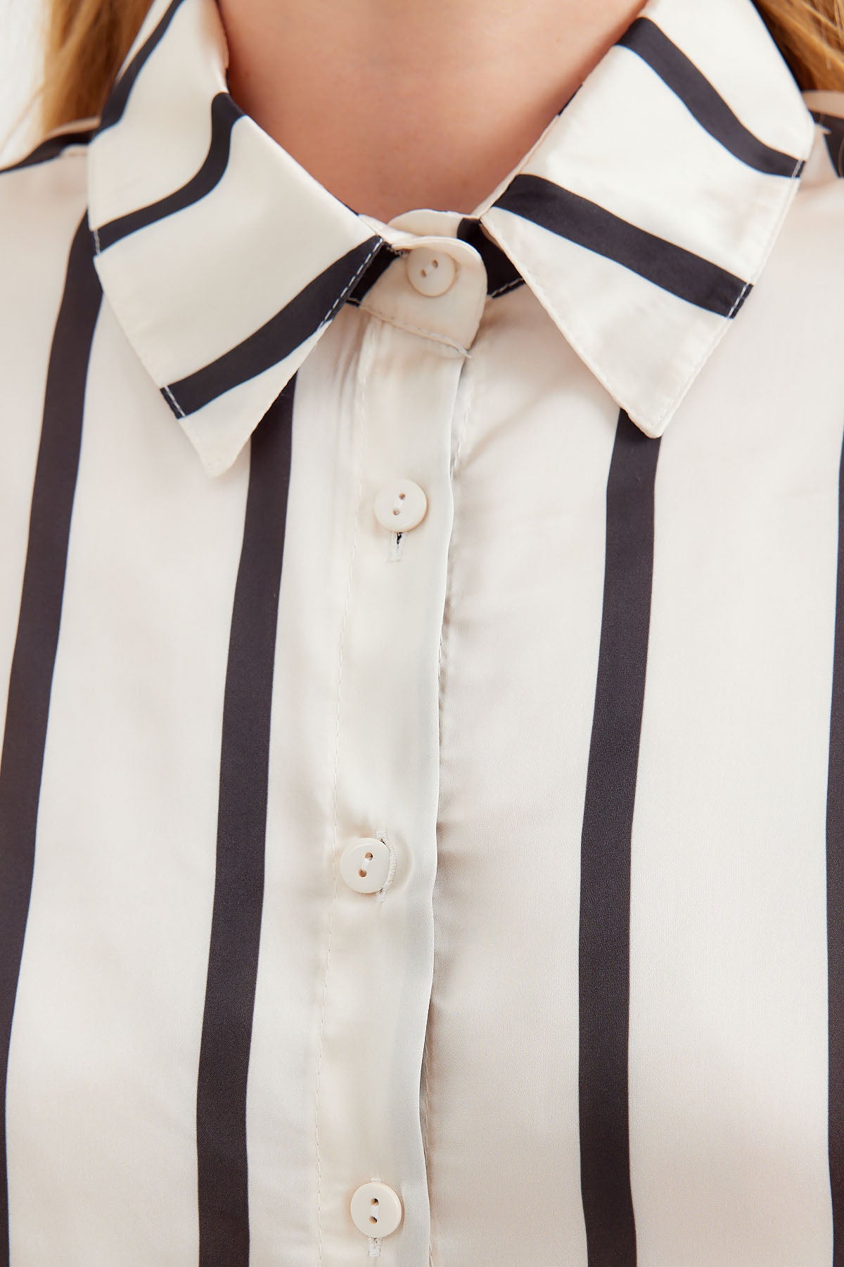 3964 Çizgili Hafif Dökümlü Saten Gömlek - F. Siyah