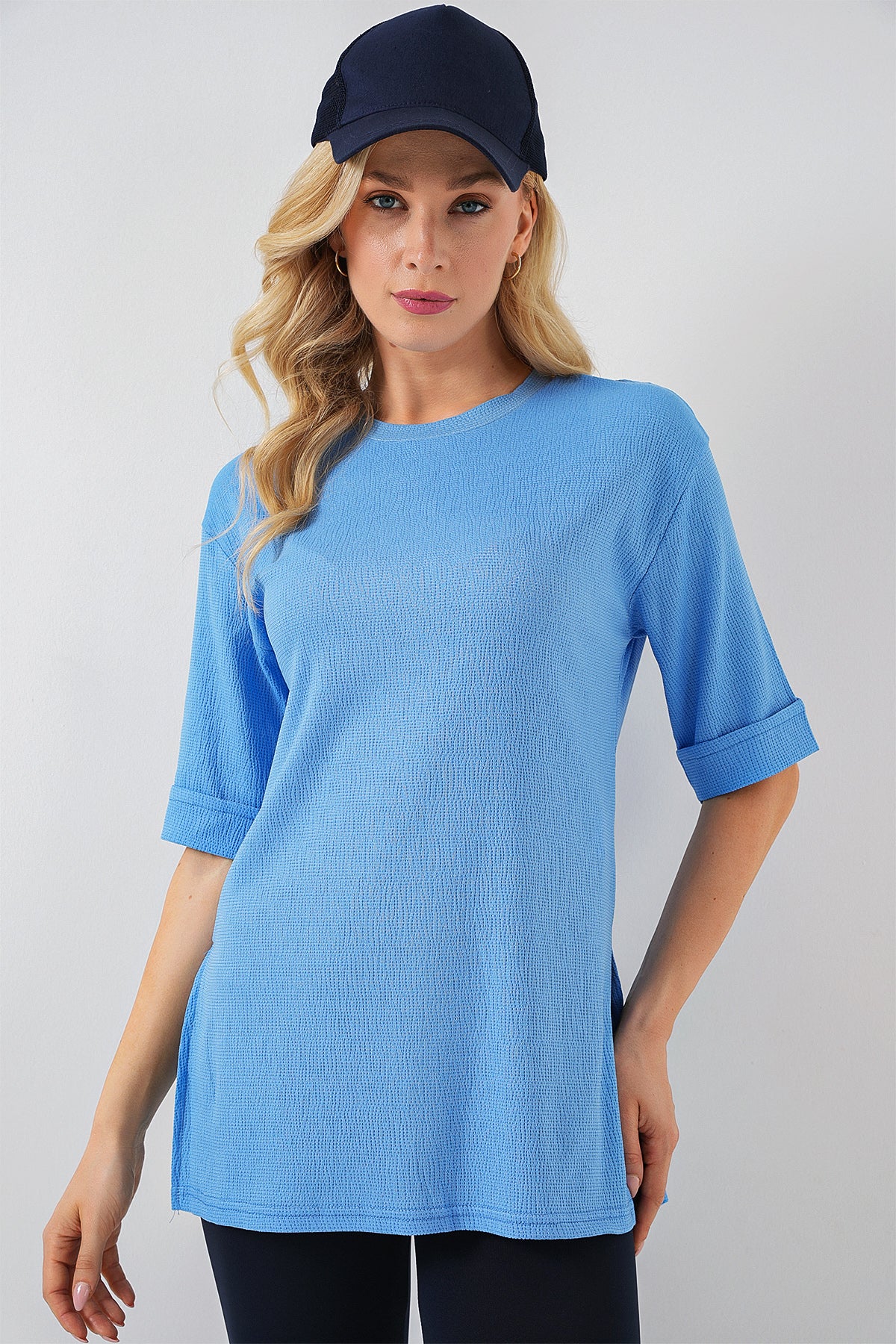 4332 Yanı Yırtmaçlı Örme Tişört - B.Mavi