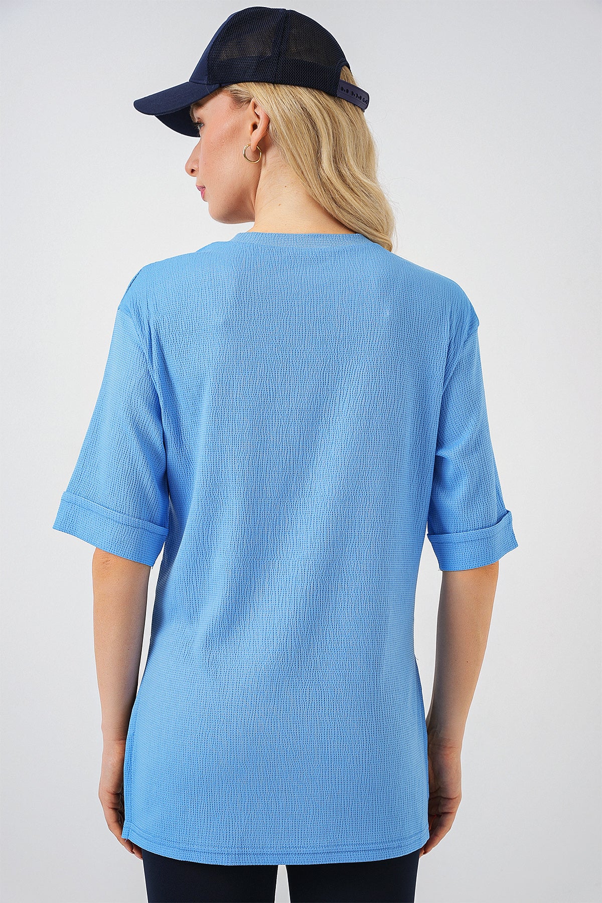 4332 Yanı Yırtmaçlı Örme Tişört - B.Mavi