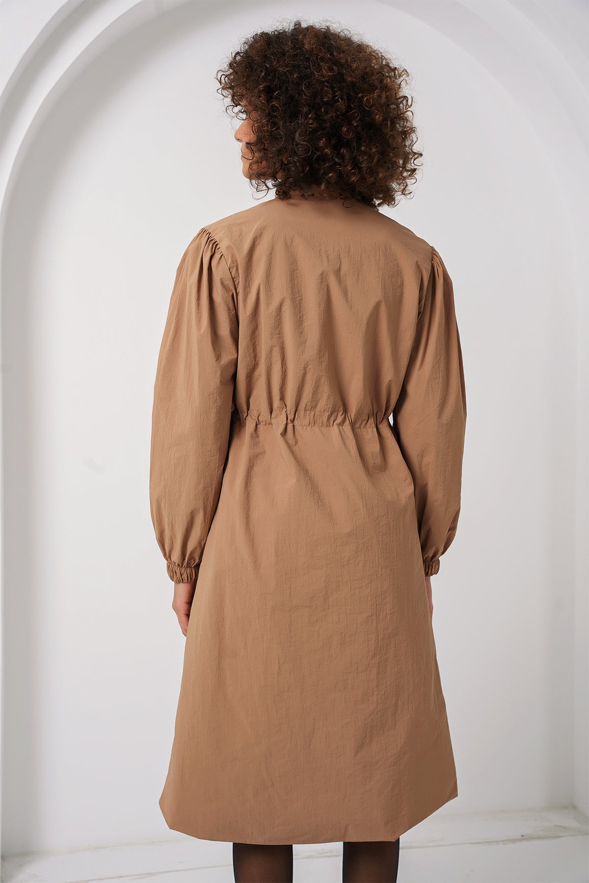 5939 Astarlı Uzun Trençkot - Camel