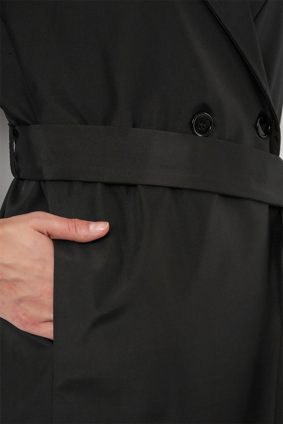 9104 Kruvaze Yaka Astarlı Trençkot - Siyah