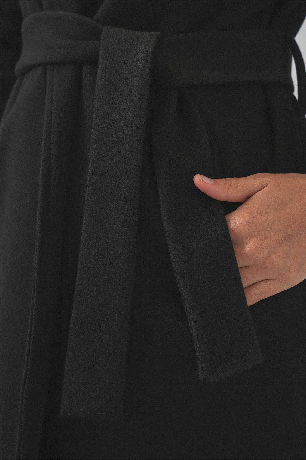 9118 Kruvaze Yaka Kaşe Kaban - Siyah