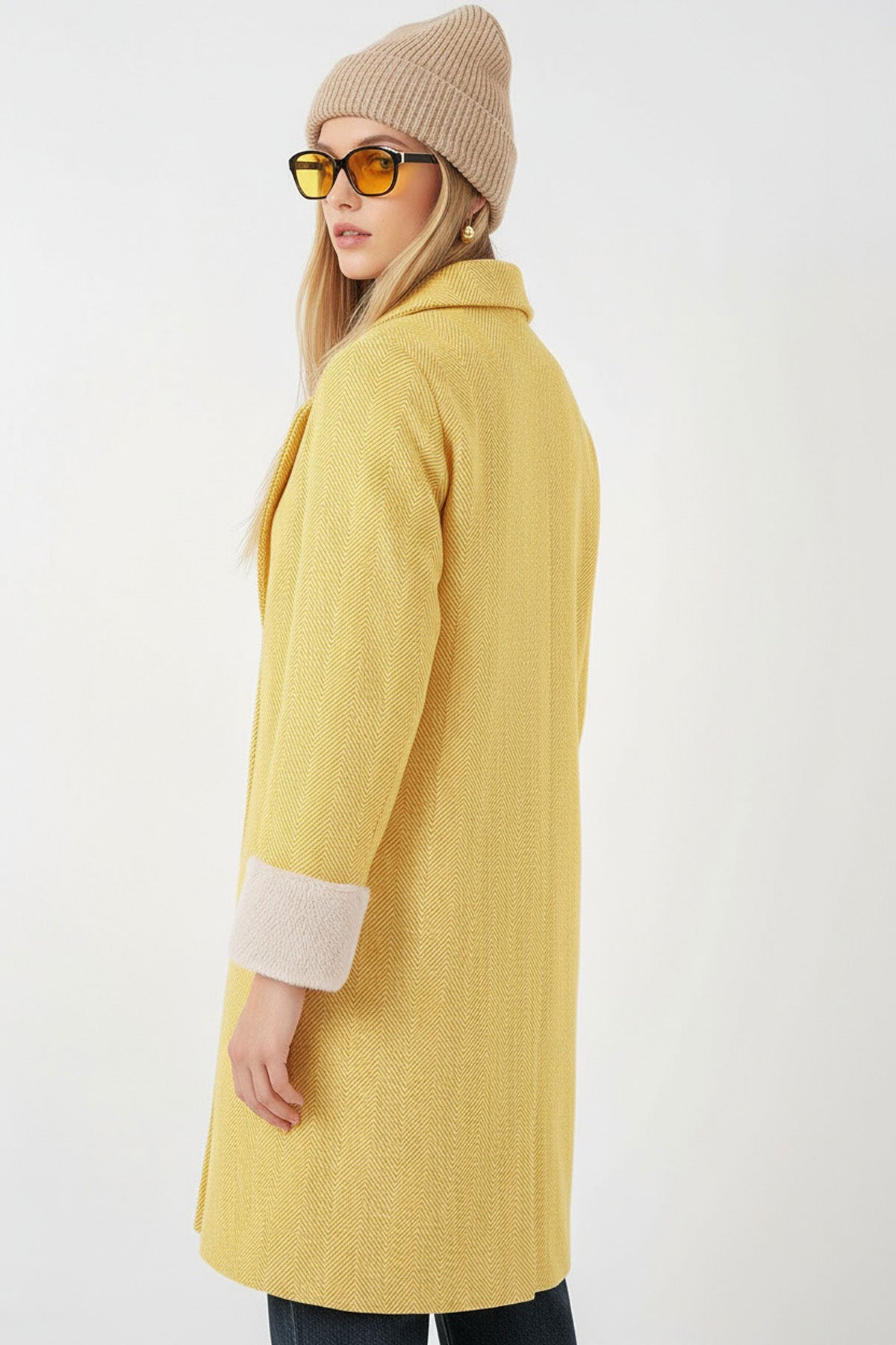 9145 Kadın Kolları Tüylü Balık Sırtı Kaşe Kaban - Sarı