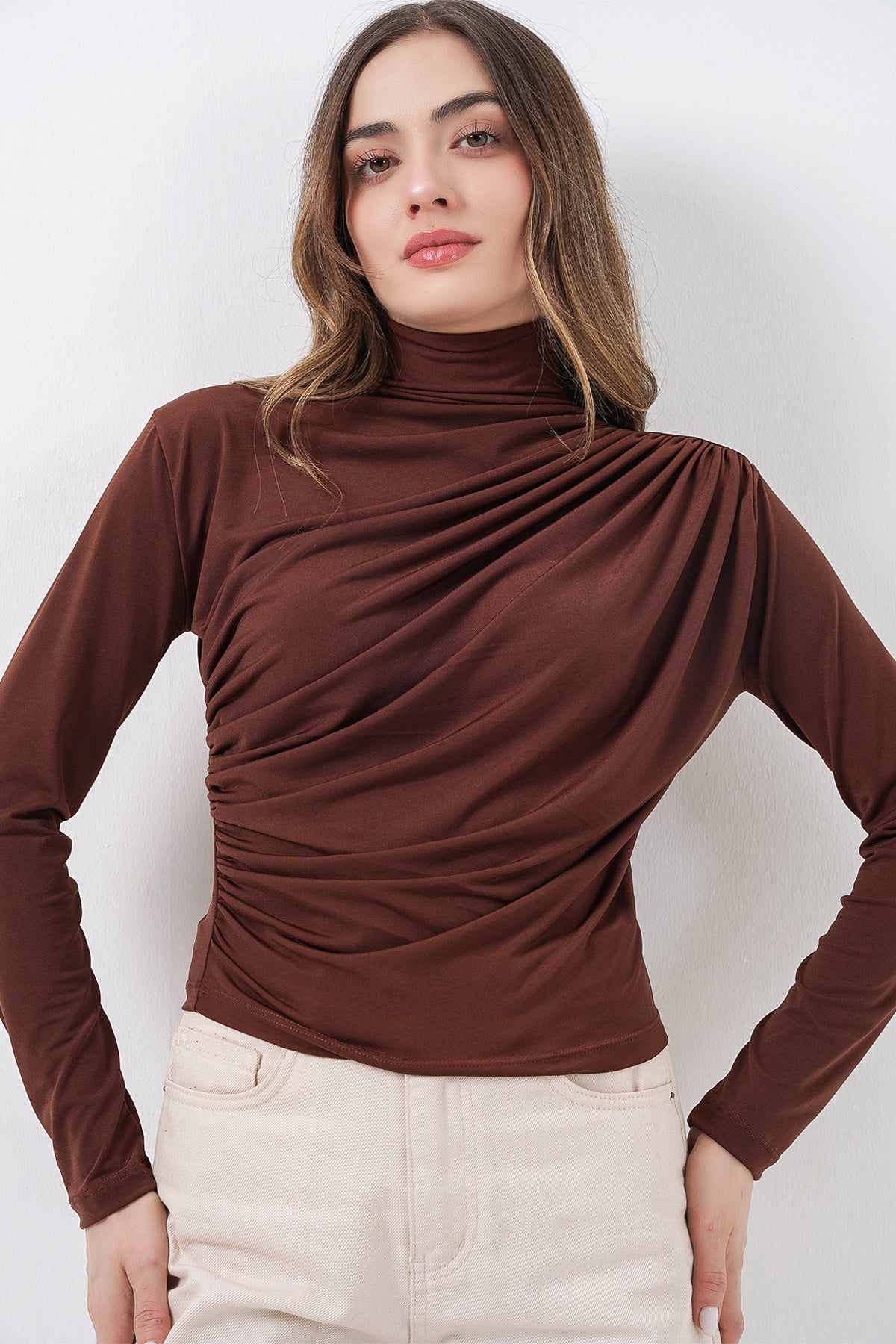 925 Büzgü Detaylı Sandy Bluz - A.Kahve