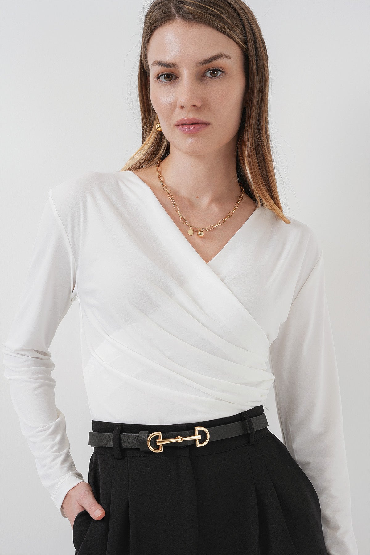 939 Anvelop Yaka Sandy Bluz - Beyaz