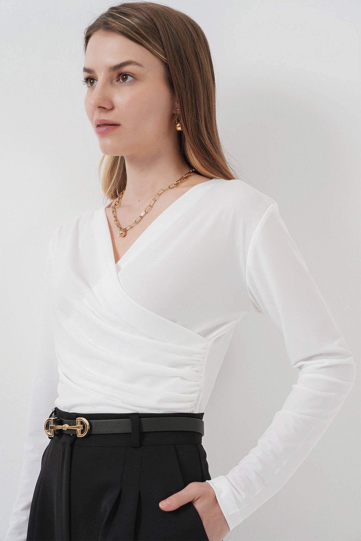 939 Anvelop Yaka Sandy Bluz - Beyaz