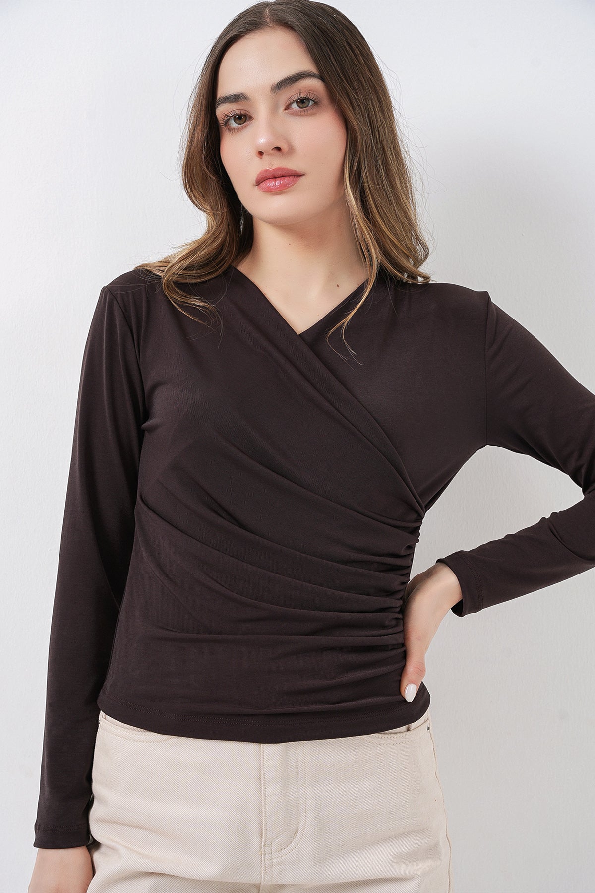 939 Anvelop Yaka Sandy Bluz - Kahverengi