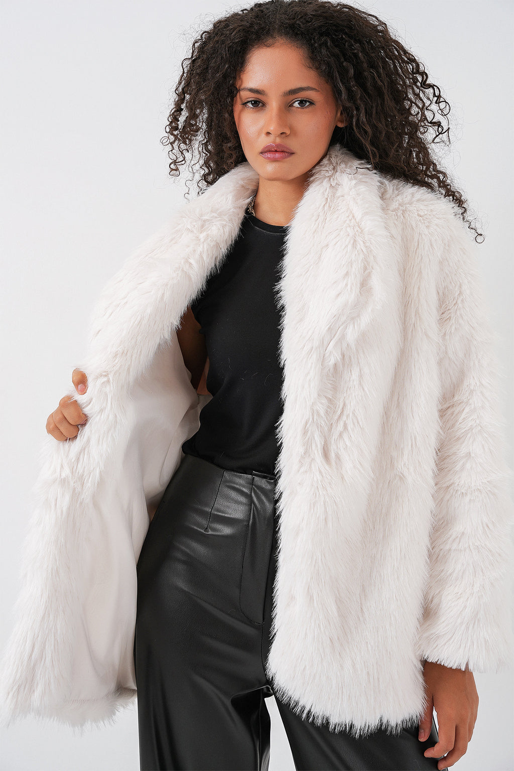 Kadın Kemerli Oversize Kürklü Kaban 9156 - Beyaz