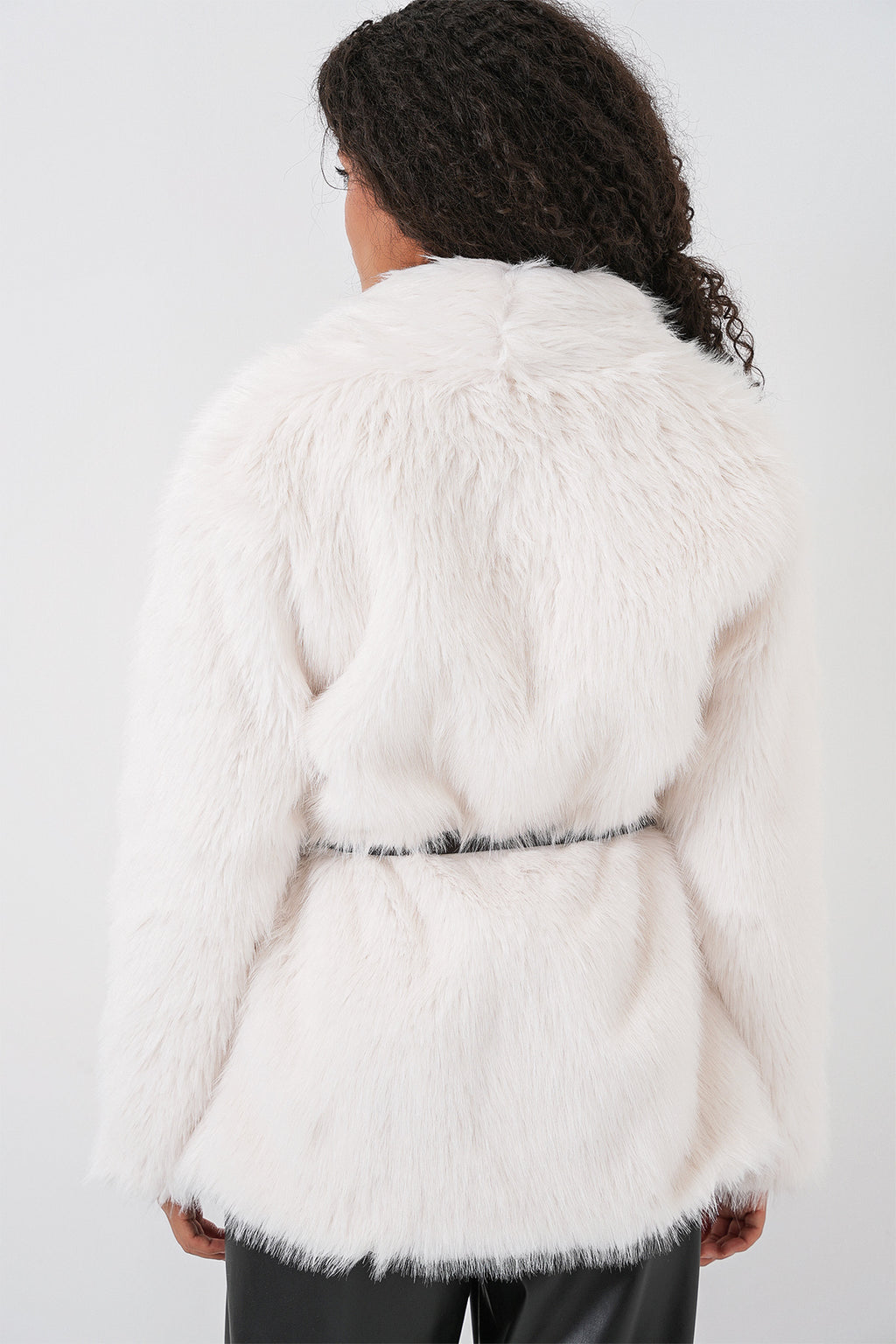 Kadın Kemerli Oversize Kürklü Kaban 9156 - Beyaz