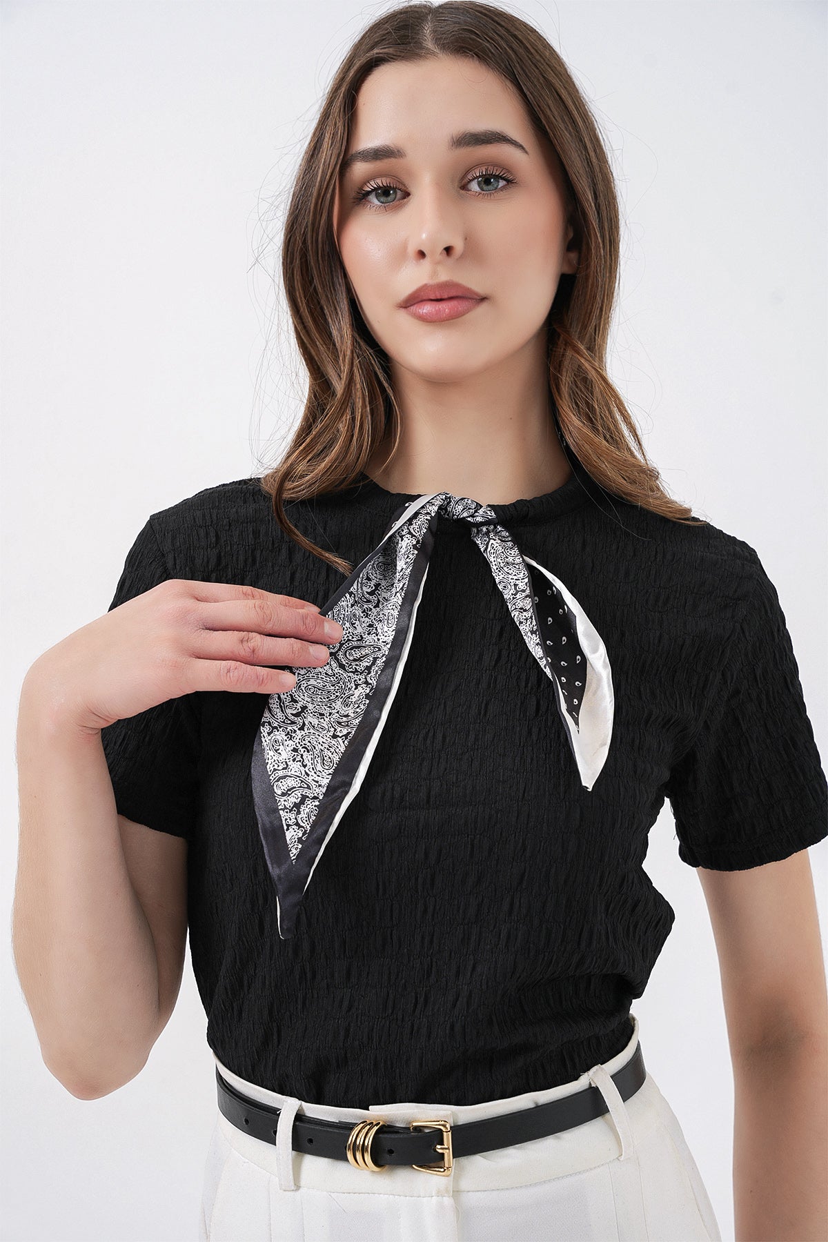 Kadın Kısa Kol Fularlı Örme Bluz 981 - Siyah