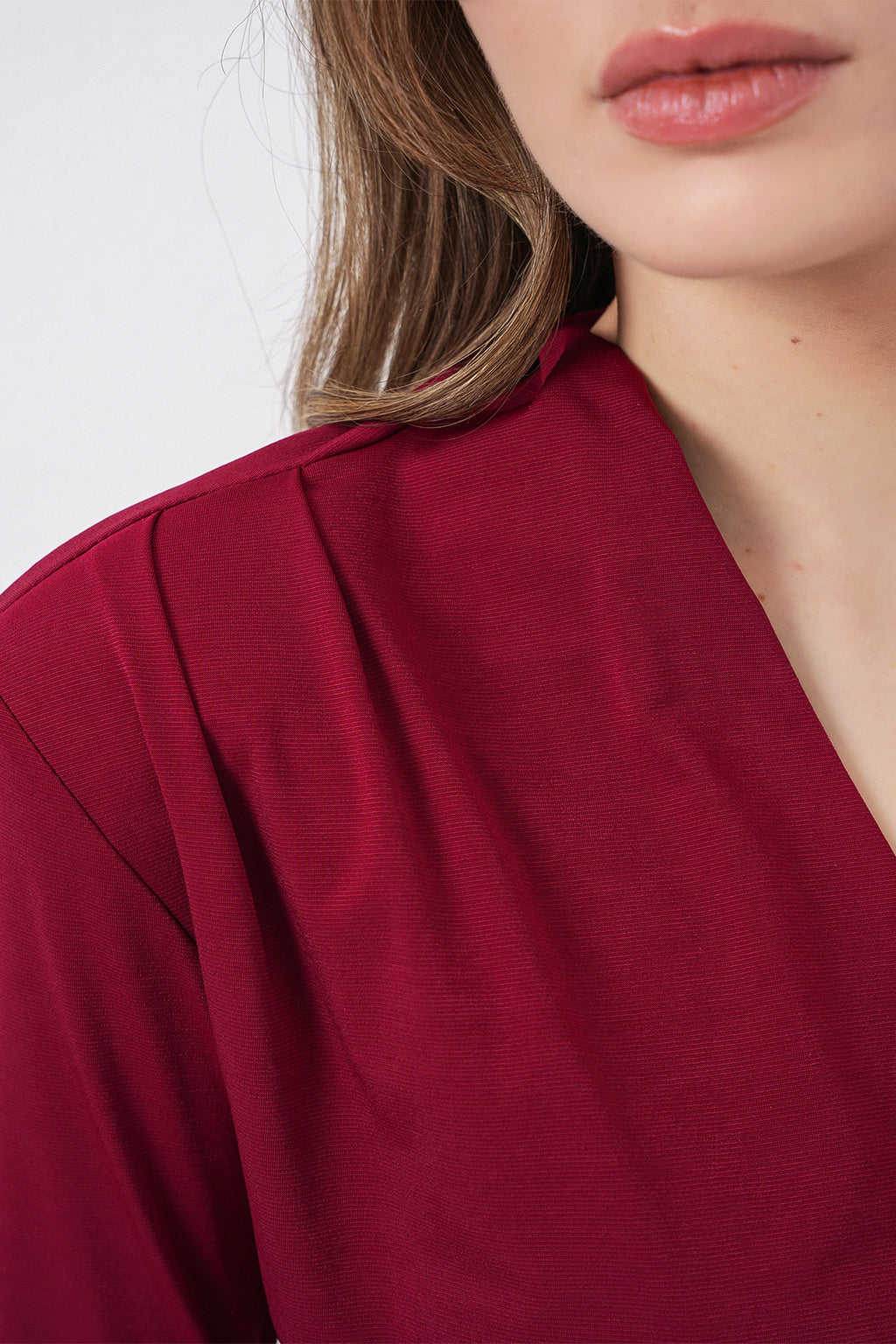 Kadın Omuz Vatkalı Kruvaze Yaka Bluz 942 - Bordo