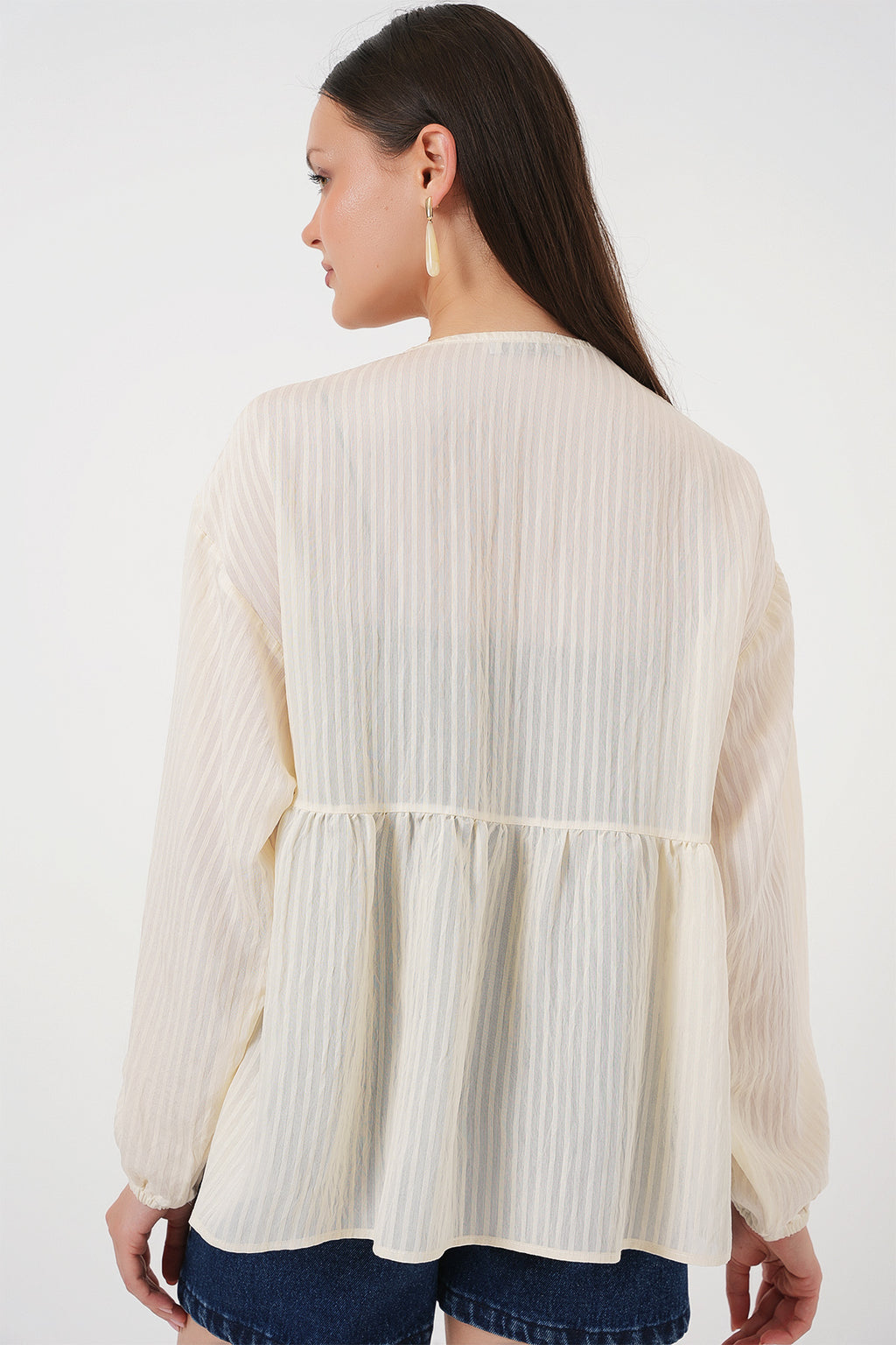 Kadın Önü Bağcıklı Uzun Kol Bluz 946 - Krem